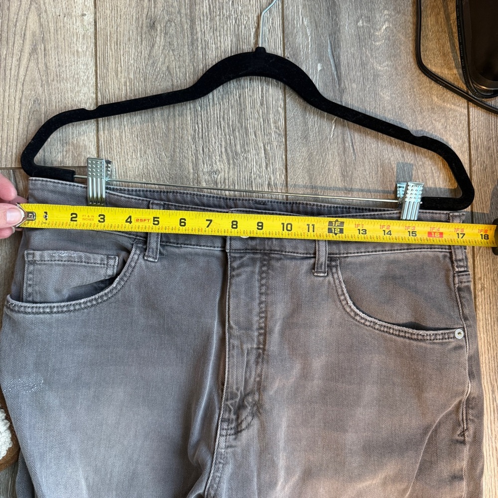 Pilcro Women’s Charcoal Relaxed Jeans - Picture 10 of 10